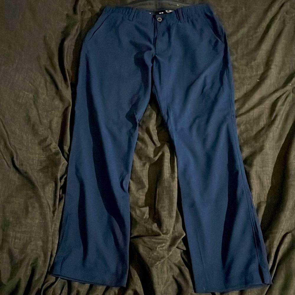 Under Armour Men’s Golf Pants in Size 32/30 - Navy